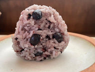 【玄米おむすび ちゃみせ】黒米のくろ豆のおむすび（2025-26 大同生命SV.LEAGUE MEN）